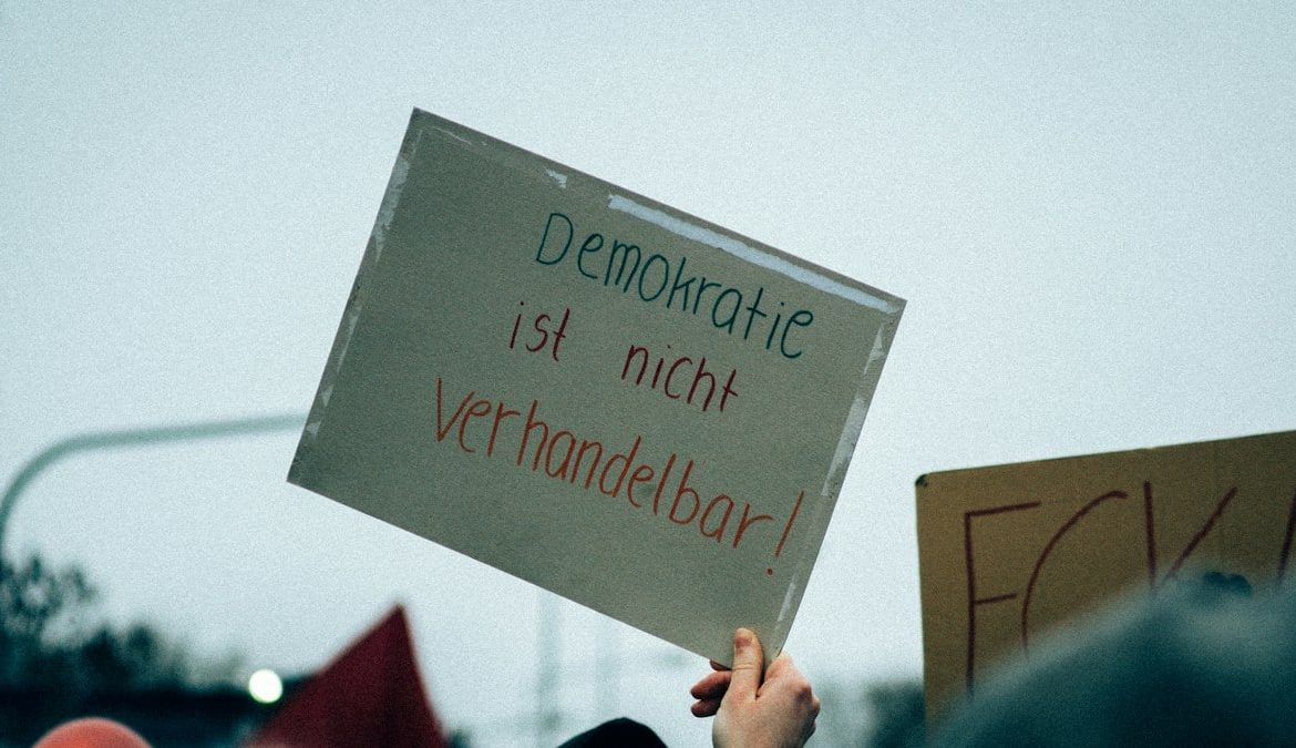 Demonstrationen und Proteste in Gießen, Deutschland gegen die Gründung der neuen rechtsextremistischen AfD Jugendorganisation